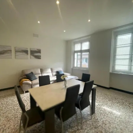 B Moderno Nel Centro Storico Apartment Genua